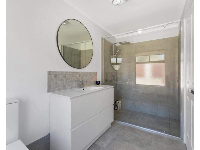 9 Darling Range Drive, Bedfordale WA 6112