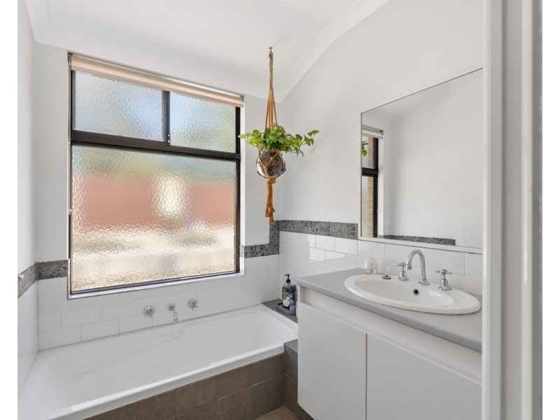 9 Darling Range Drive, Bedfordale WA 6112