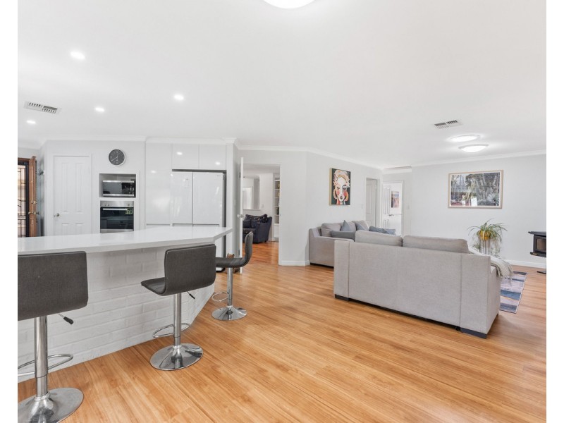 9 Darling Range Drive, Bedfordale WA 6112
