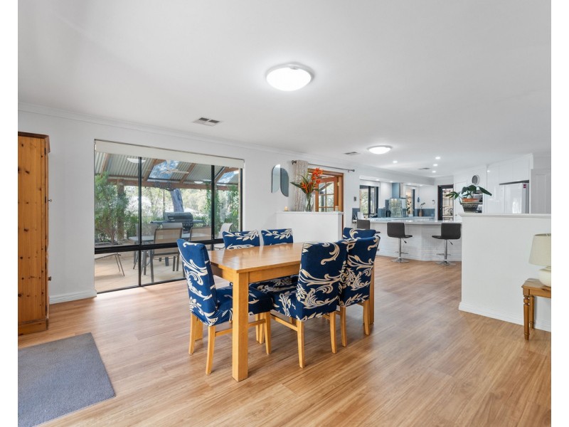 9 Darling Range Drive, Bedfordale WA 6112