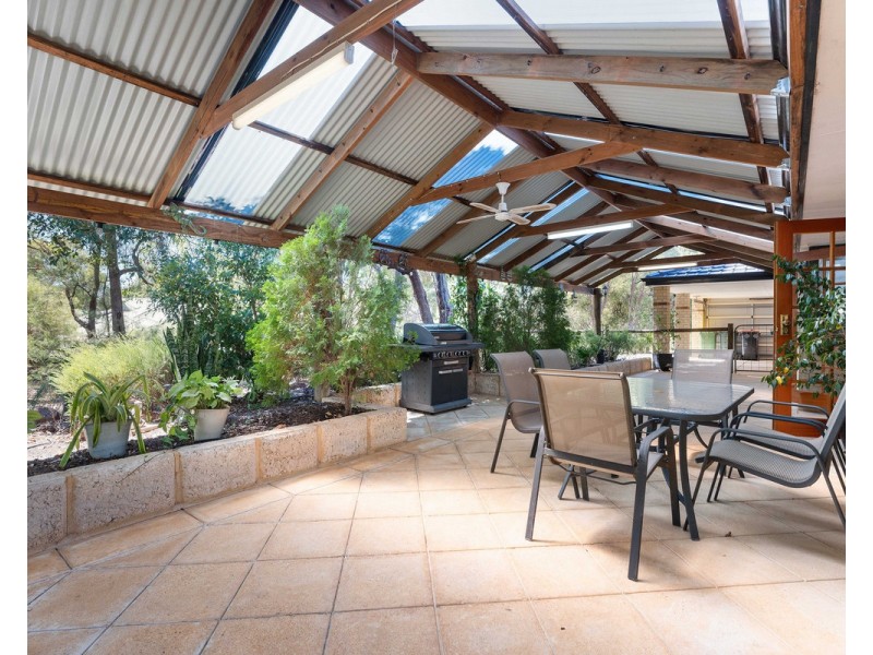 9 Darling Range Drive, Bedfordale WA 6112