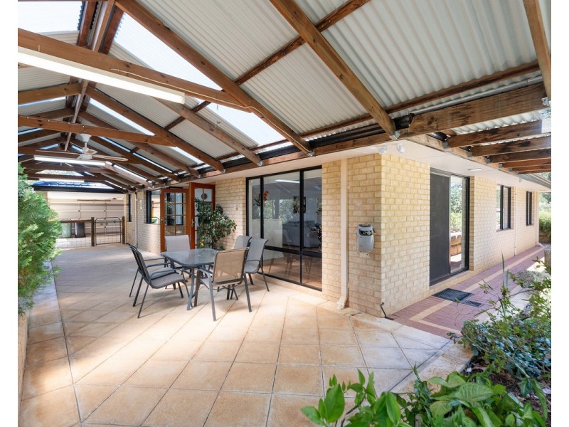 9 Darling Range Drive, Bedfordale WA 6112