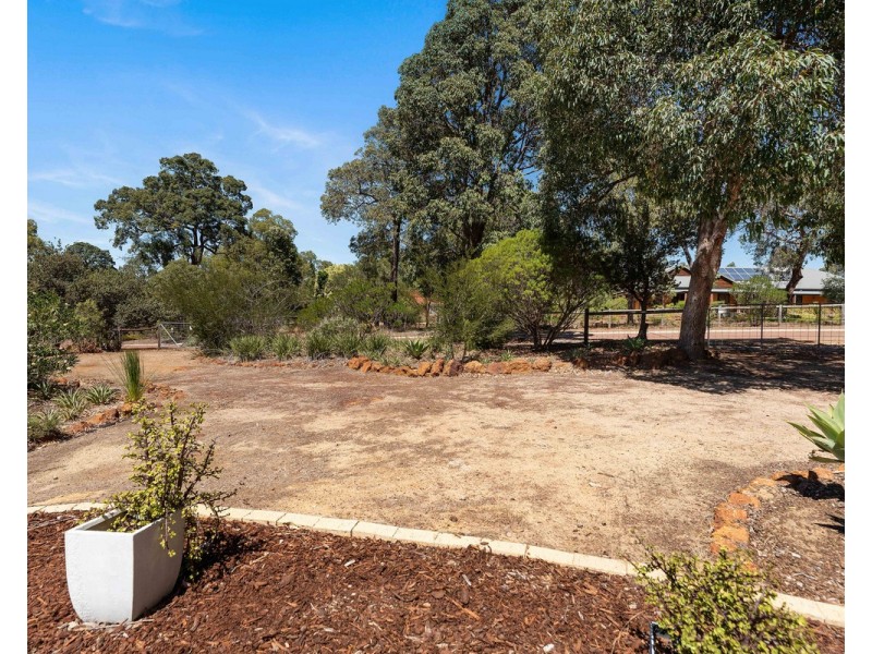 9 Darling Range Drive, Bedfordale WA 6112