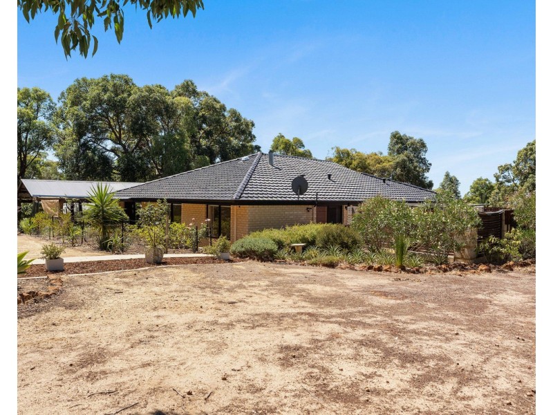 9 Darling Range Drive, Bedfordale WA 6112