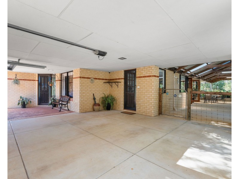 9 Darling Range Drive, Bedfordale WA 6112