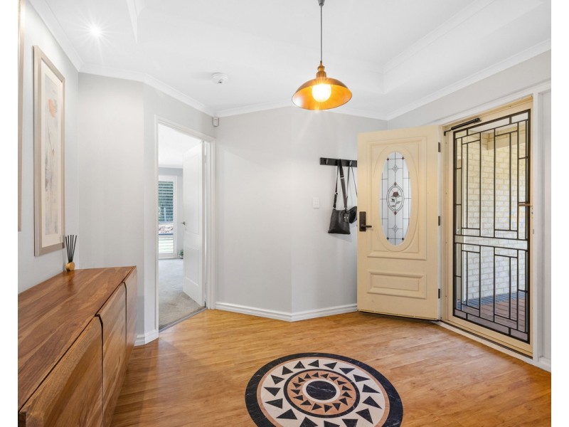 17 Dumas Drive, Bedfordale WA 6112