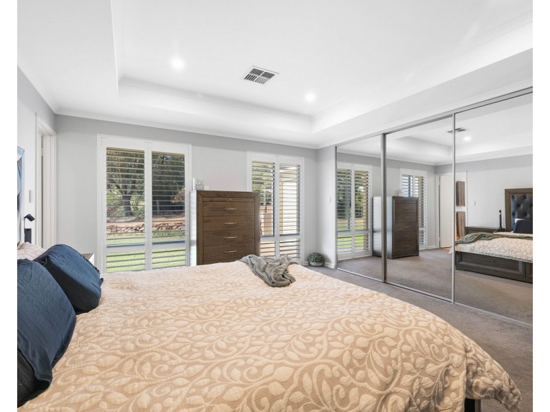 17 Dumas Drive, Bedfordale WA 6112