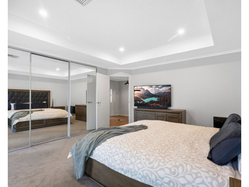 17 Dumas Drive, Bedfordale WA 6112