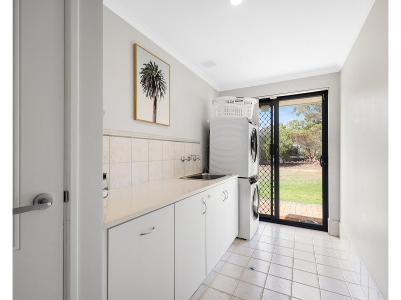 17 Dumas Drive, Bedfordale WA 6112