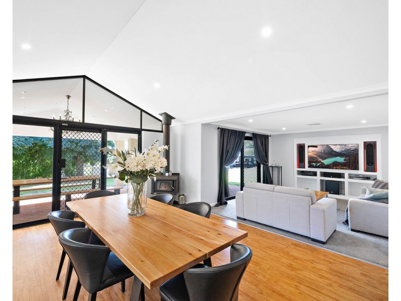 17 Dumas Drive, Bedfordale WA 6112