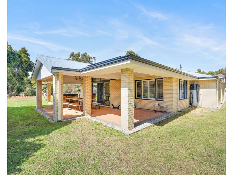 17 Dumas Drive, Bedfordale WA 6112