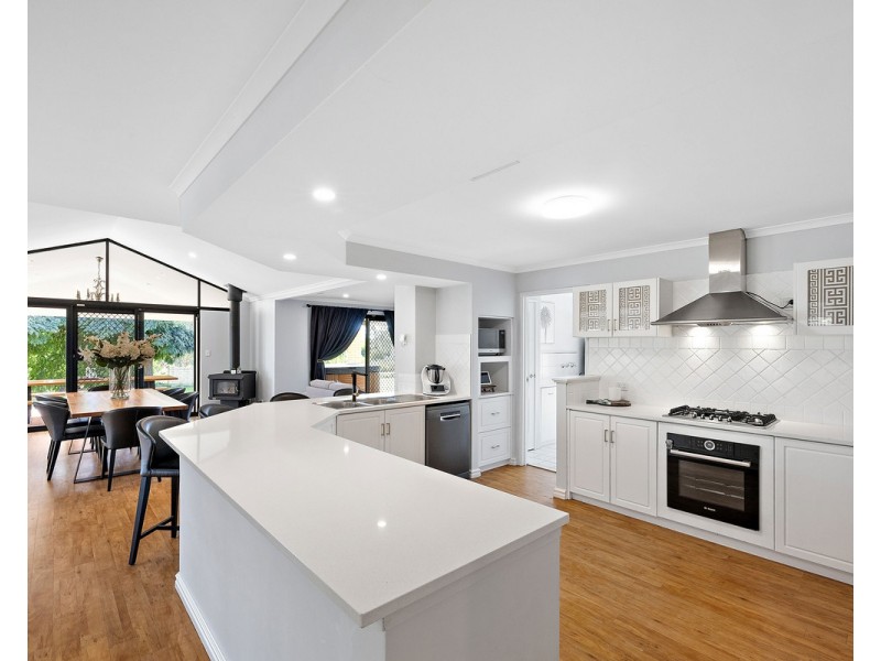 17 Dumas Drive, Bedfordale WA 6112