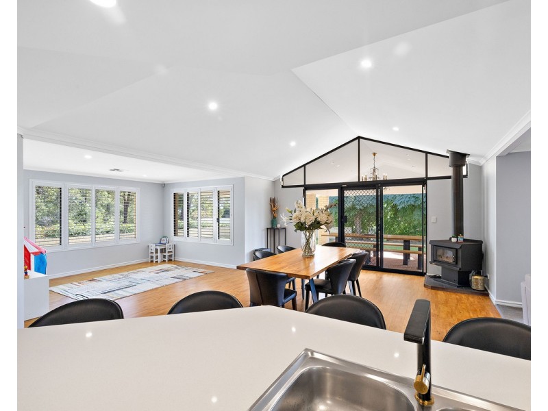 17 Dumas Drive, Bedfordale WA 6112