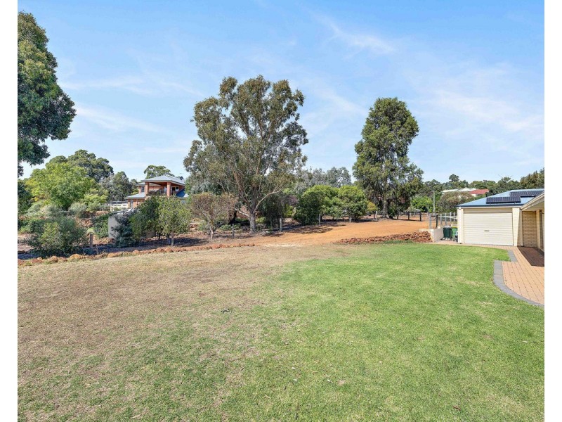 17 Dumas Drive, Bedfordale WA 6112