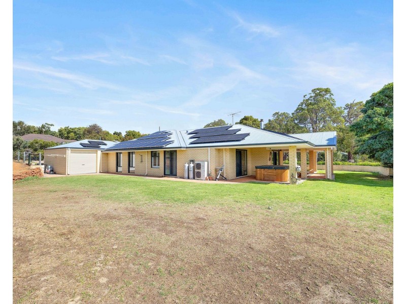 17 Dumas Drive, Bedfordale WA 6112