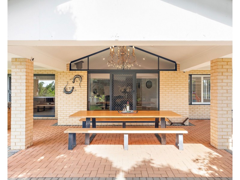 17 Dumas Drive, Bedfordale WA 6112