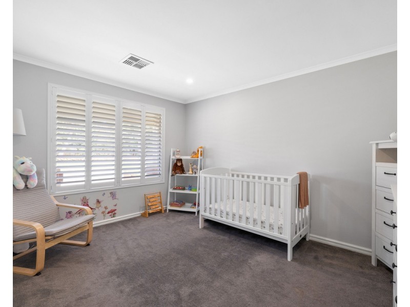 17 Dumas Drive, Bedfordale WA 6112