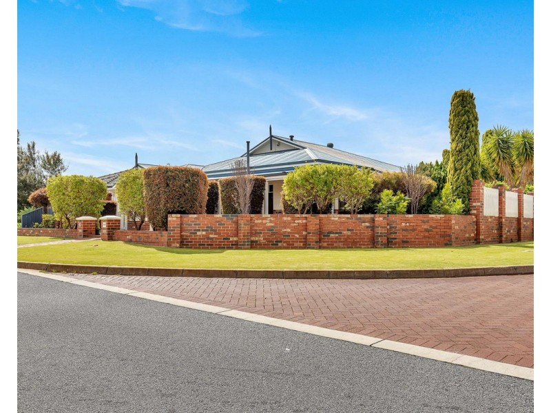 6 Rushmore Avenue, Canning Vale WA 6155