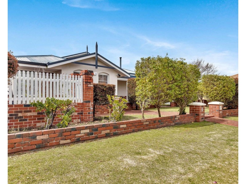 6 Rushmore Avenue, Canning Vale WA 6155