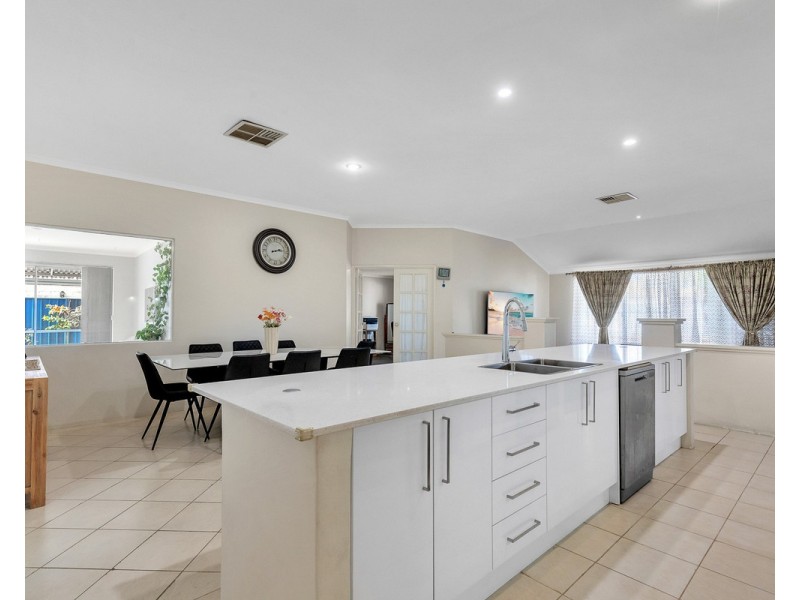 6 Rushmore Avenue, Canning Vale WA 6155