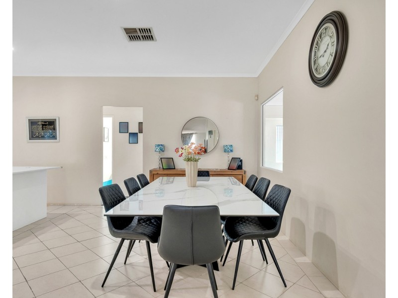 6 Rushmore Avenue, Canning Vale WA 6155