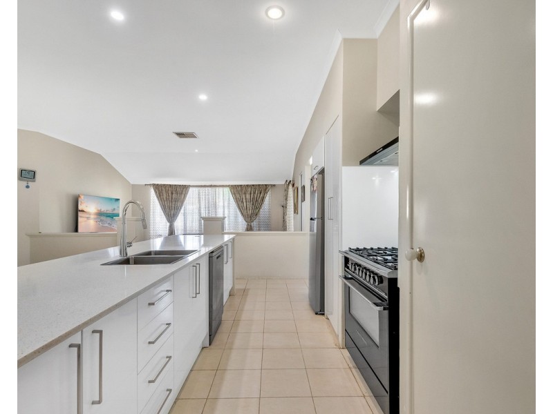 6 Rushmore Avenue, Canning Vale WA 6155