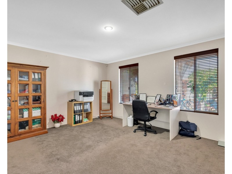 6 Rushmore Avenue, Canning Vale WA 6155