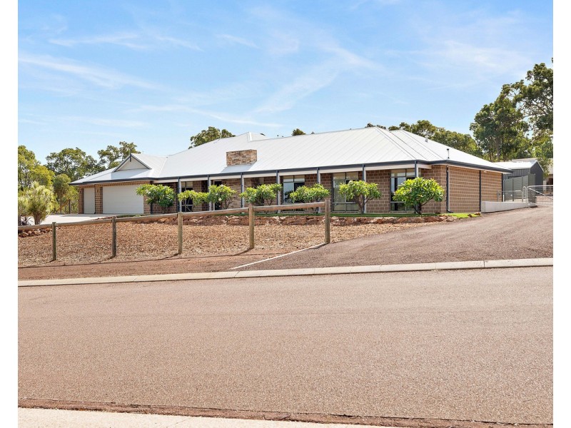 4 Meldrum Loop, Bedfordale WA 6112