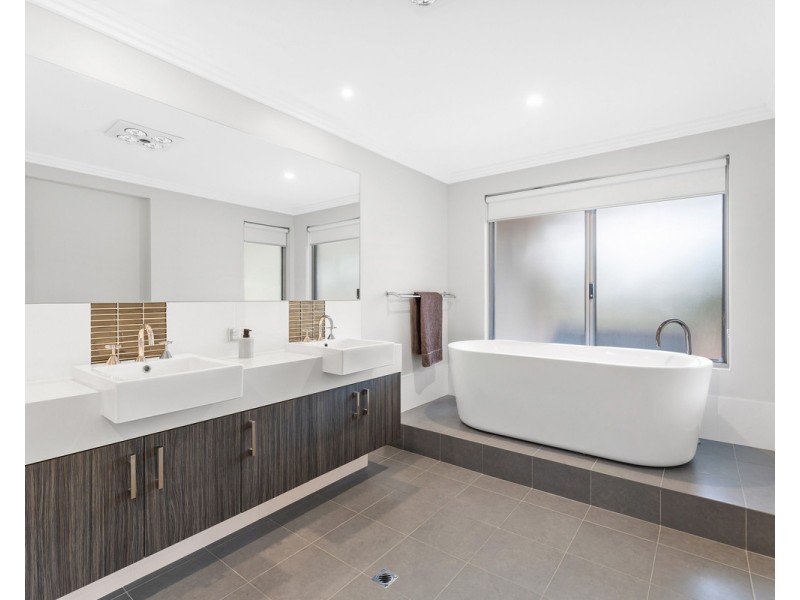 4 Meldrum Loop, Bedfordale WA 6112