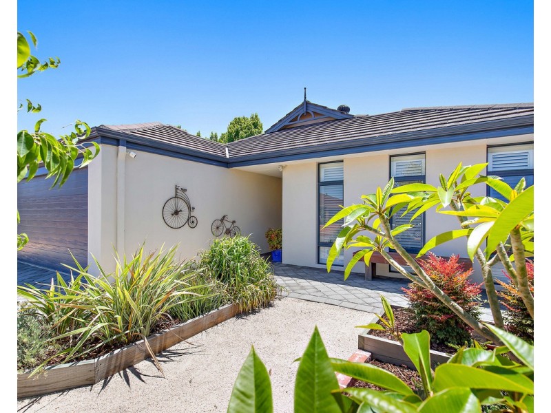 33 Hungerford Close, Canning Vale WA 6155