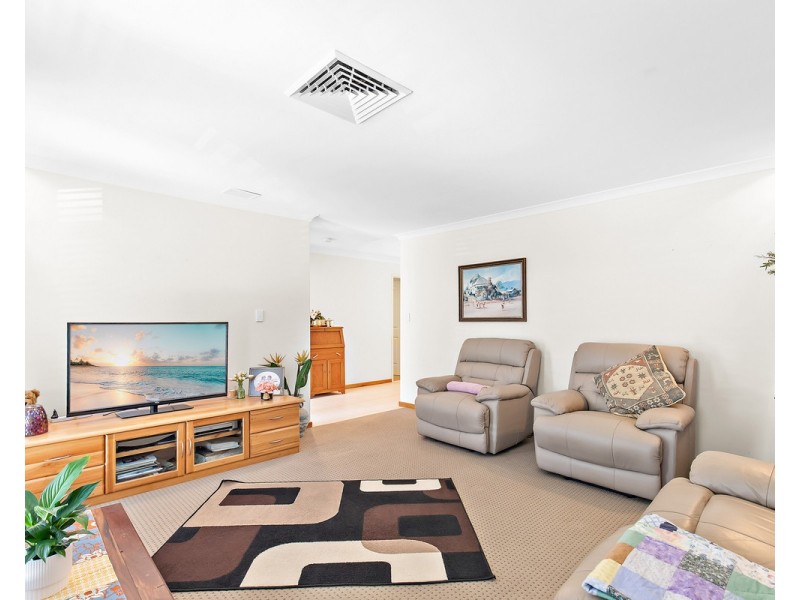 33 Hungerford Close, Canning Vale WA 6155