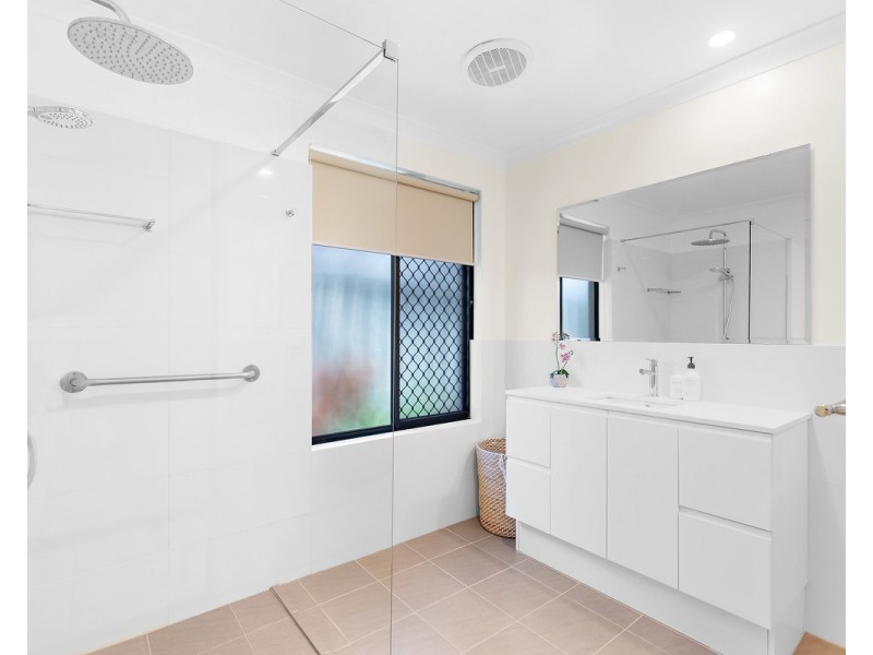 33 Hungerford Close, Canning Vale WA 6155
