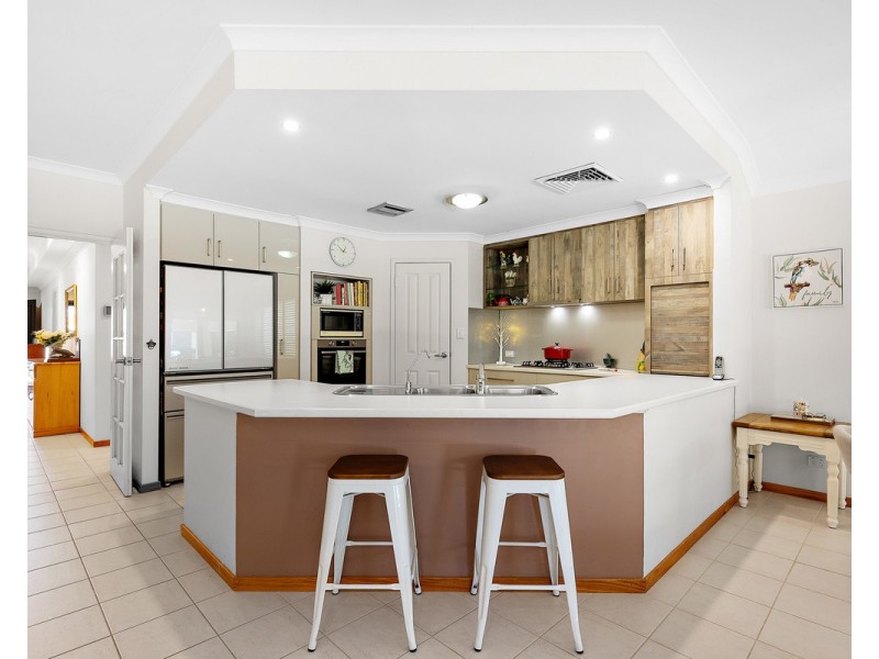 33 Hungerford Close, Canning Vale WA 6155