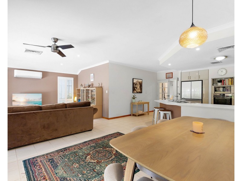 33 Hungerford Close, Canning Vale WA 6155