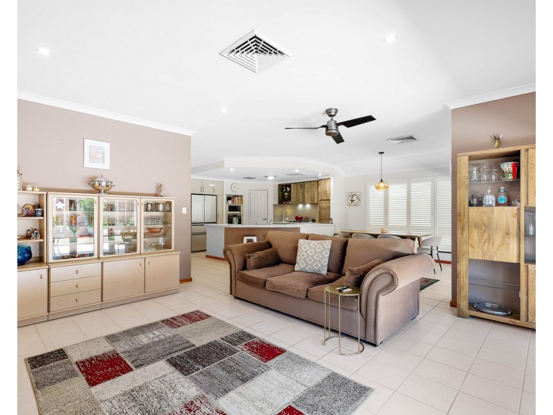 33 Hungerford Close, Canning Vale WA 6155