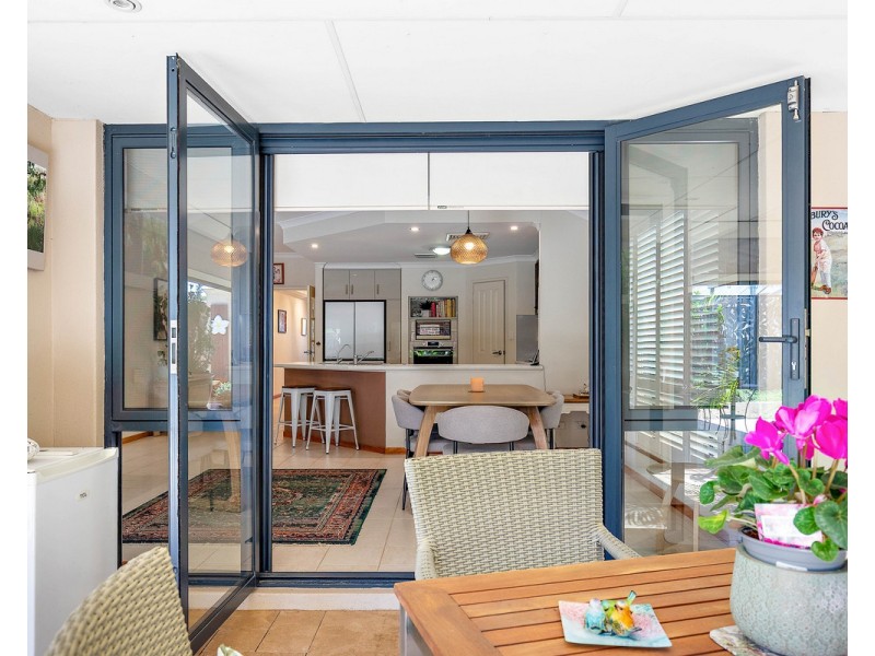 33 Hungerford Close, Canning Vale WA 6155