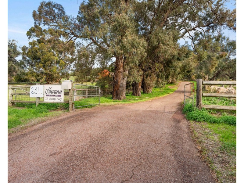 231 Albany Highway, Bedfordale WA 6112