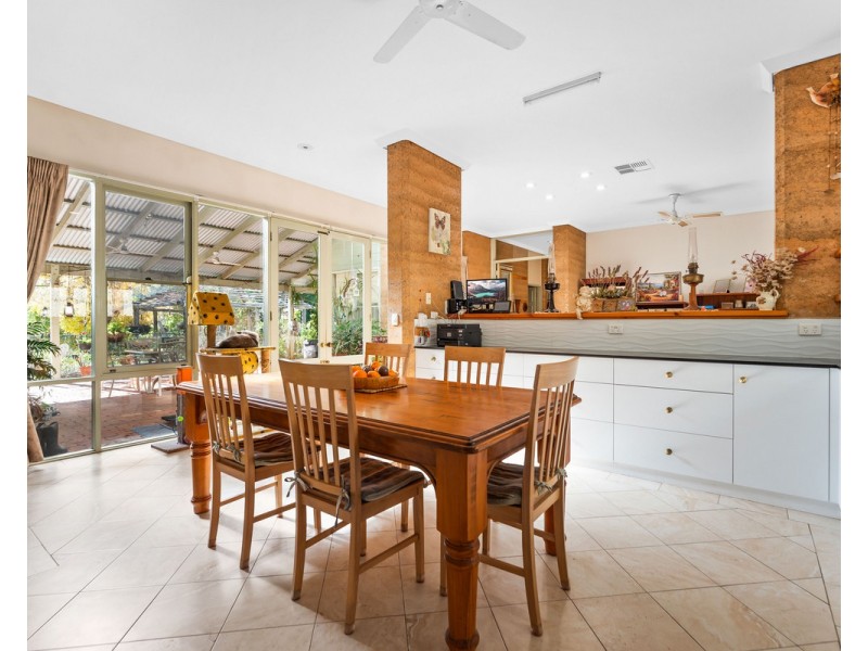 231 Albany Highway, Bedfordale WA 6112