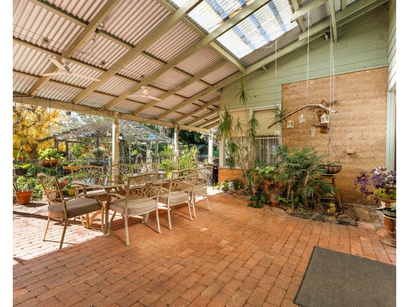 231 Albany Highway, Bedfordale WA 6112