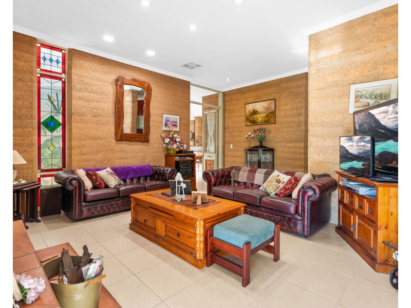 231 Albany Highway, Bedfordale WA 6112