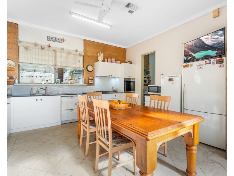 231 Albany Highway, Bedfordale WA 6112