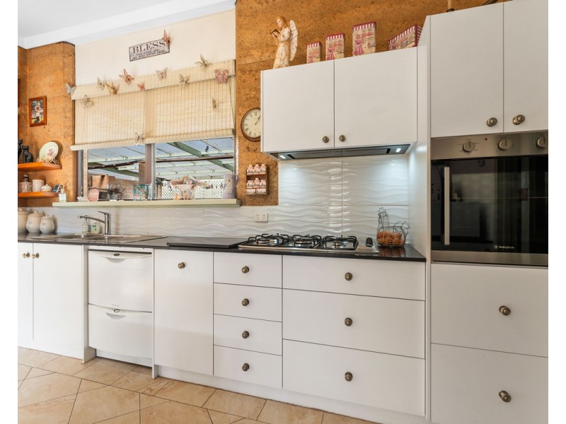 231 Albany Highway, Bedfordale WA 6112