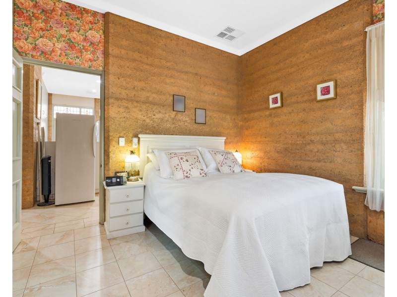 231 Albany Highway, Bedfordale WA 6112