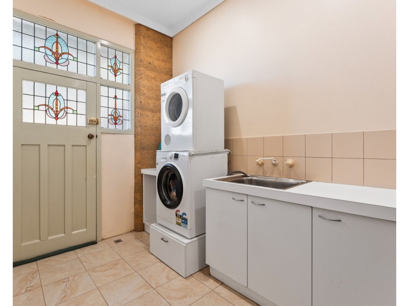 231 Albany Highway, Bedfordale WA 6112