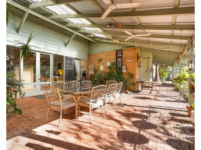 231 Albany Highway, Bedfordale WA 6112