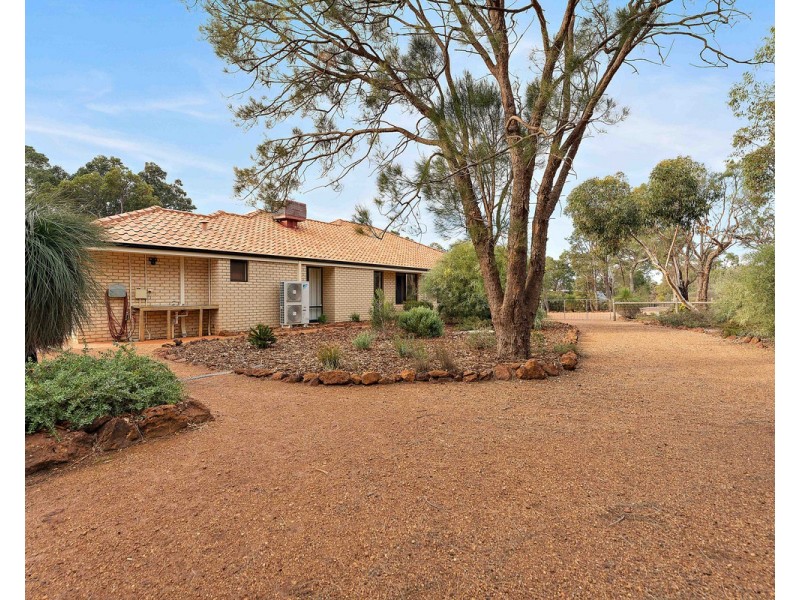 17 Darling Range Drive, Bedfordale WA 6112