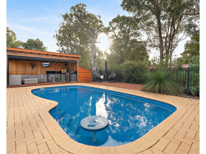 17 Darling Range Drive, Bedfordale WA 6112