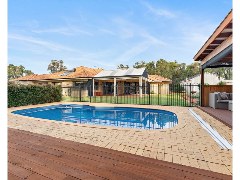 17 Darling Range Drive, Bedfordale WA 6112