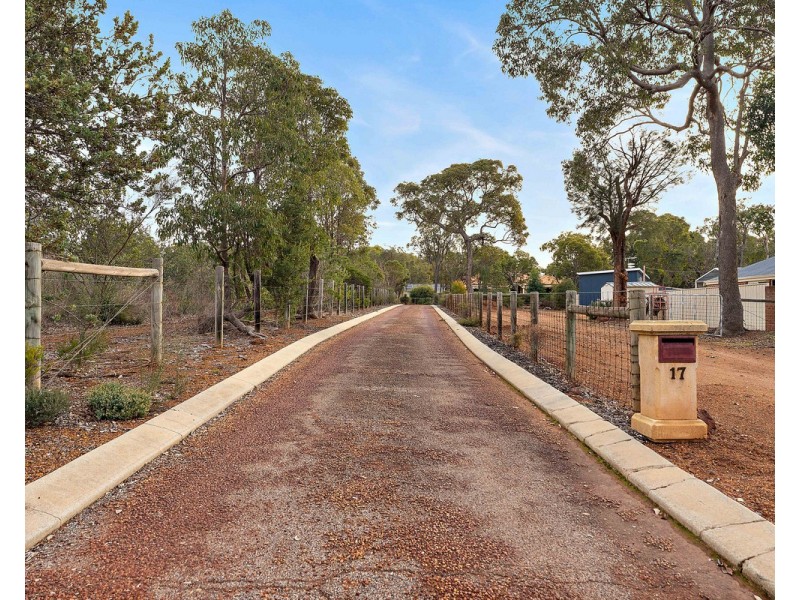 17 Darling Range Drive, Bedfordale WA 6112