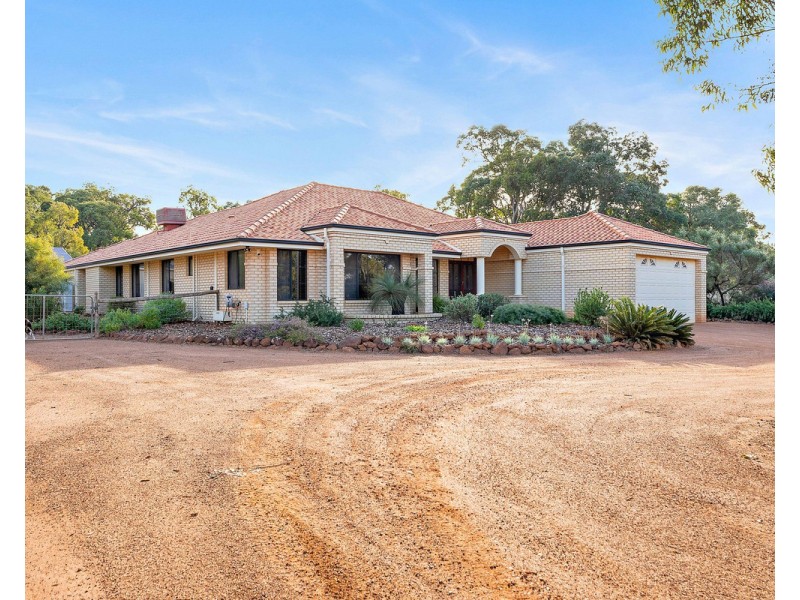 17 Darling Range Drive, Bedfordale WA 6112